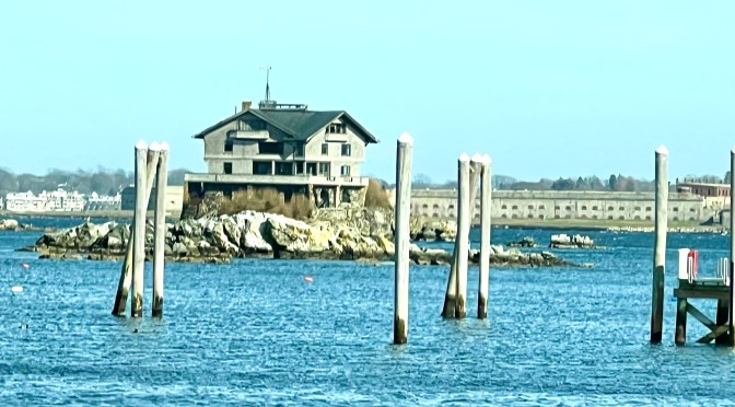 Newport – Day 2… Bellevue Avenue, Ocean Drive, Jamestown, some fabulous homes, berried beer and geese.